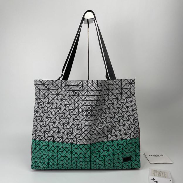 イッセイ・ミヤケ「Issey Miyake」 シリコーン トートバッグ