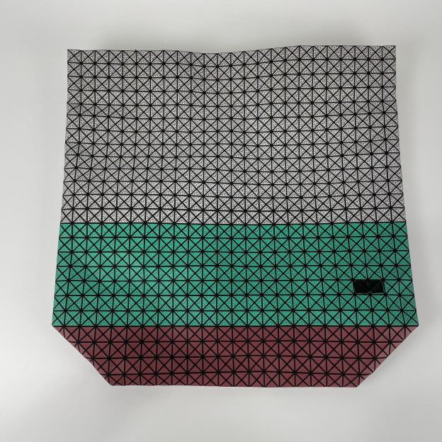 イッセイ・ミヤケ「Issey Miyake」 シリコーン トートバッグ