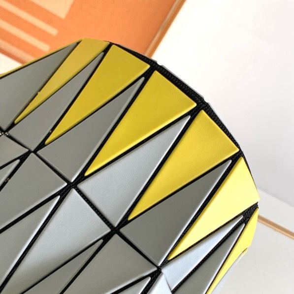 イッセイ・ミヤケ「Issey Miyake」限定カラー ベジタブルバスケットバッグ