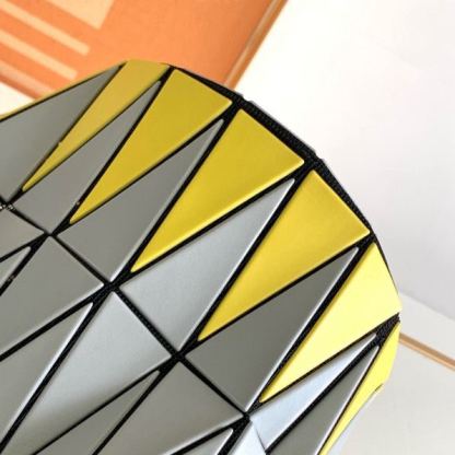 イッセイ・ミヤケ「Issey Miyake」限定カラー ベジタブルバスケットバッグ
