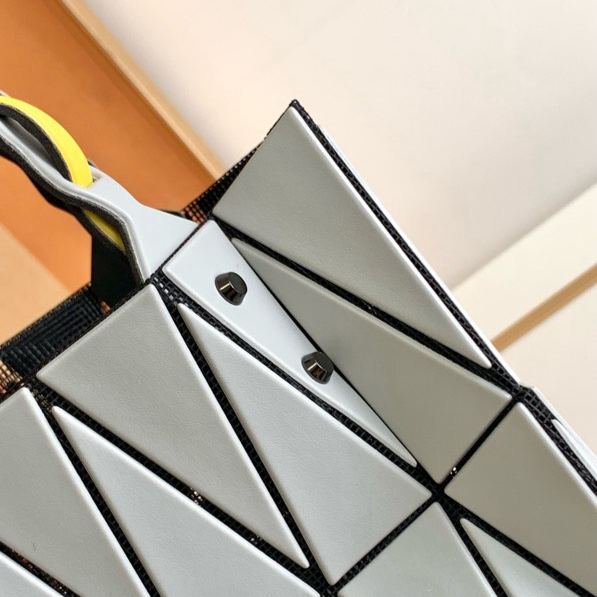 イッセイ・ミヤケ「Issey Miyake」限定カラー ベジタブルバスケットバッグ