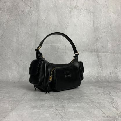 ミュウミュウ「Miu Miu」Matelassé バイカー バッグ