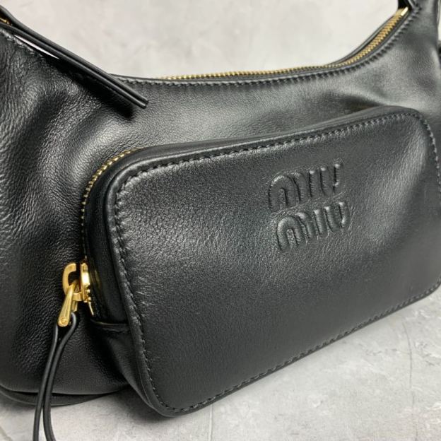 ミュウミュウ「Miu Miu」Matelassé バイカー バッグ