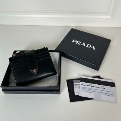 プラダ「Prada」