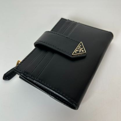 プラダ「Prada」