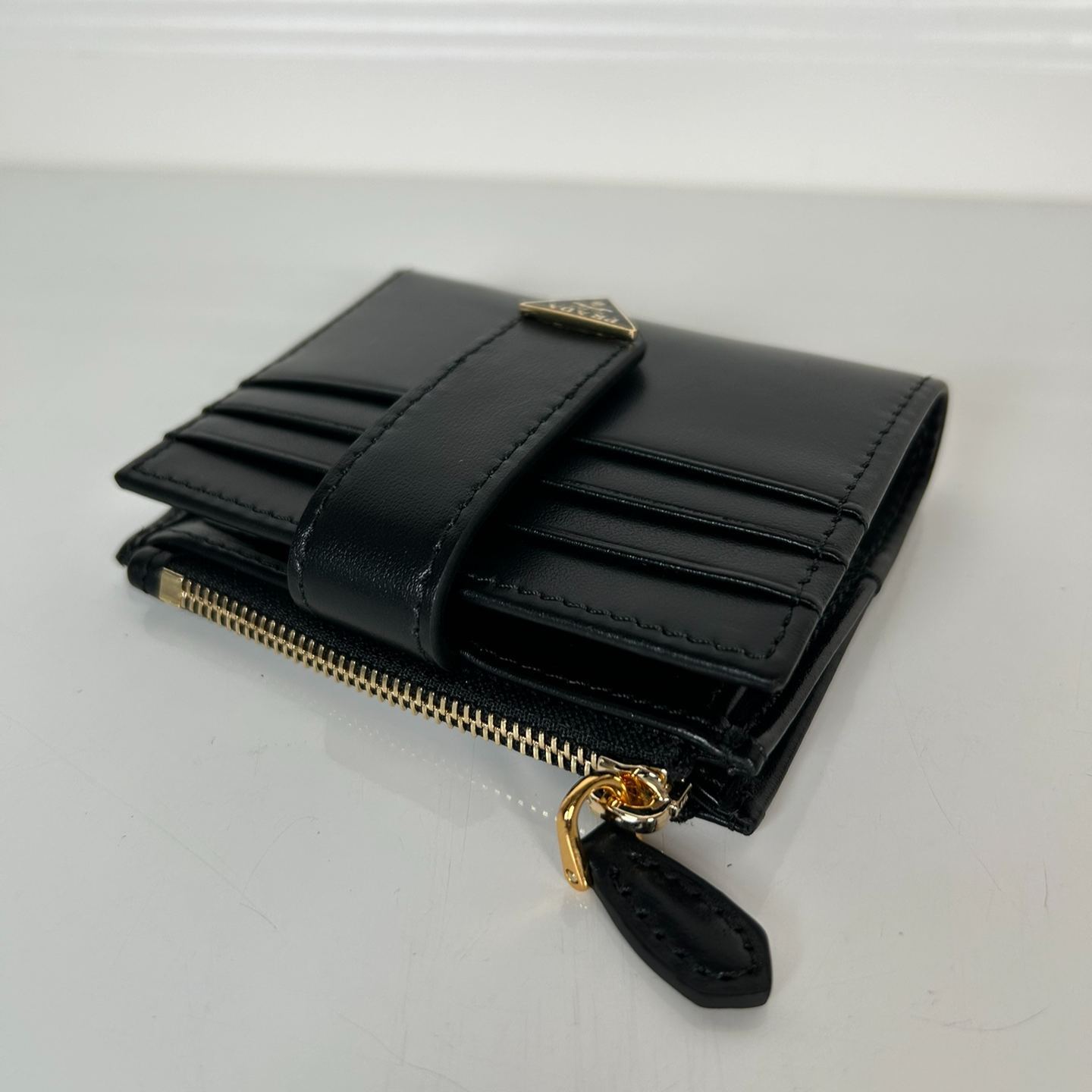 プラダ「Prada」