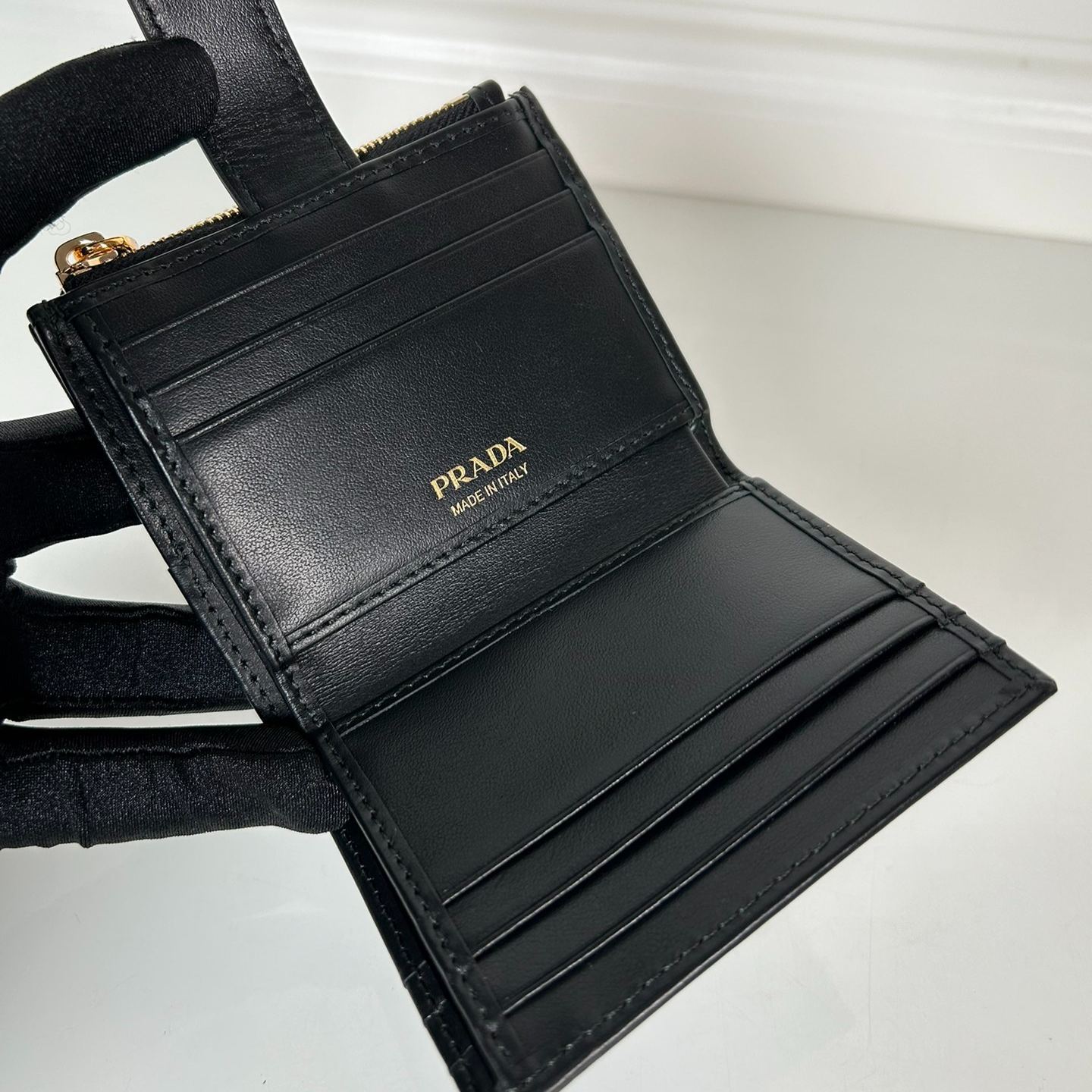 プラダ「Prada」