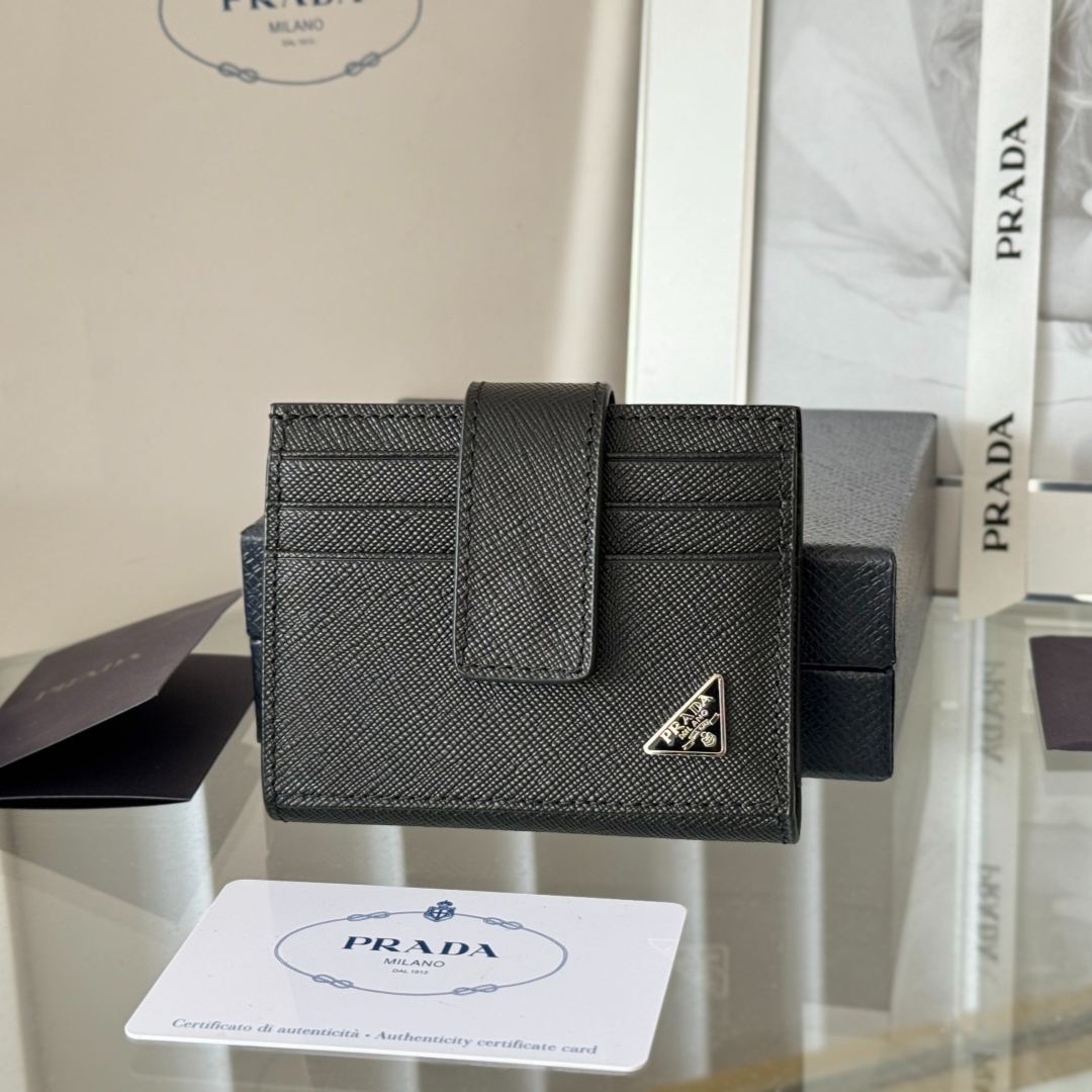 プラダ「Prada」