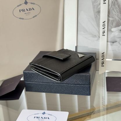 プラダ「Prada」