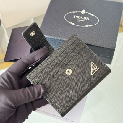 プラダ「Prada」