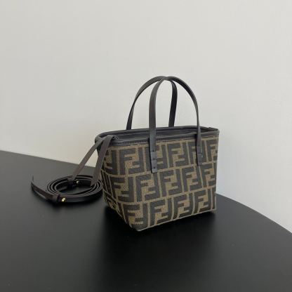 フェンディ「Fendi」