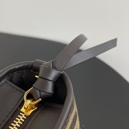 フェンディ「Fendi」