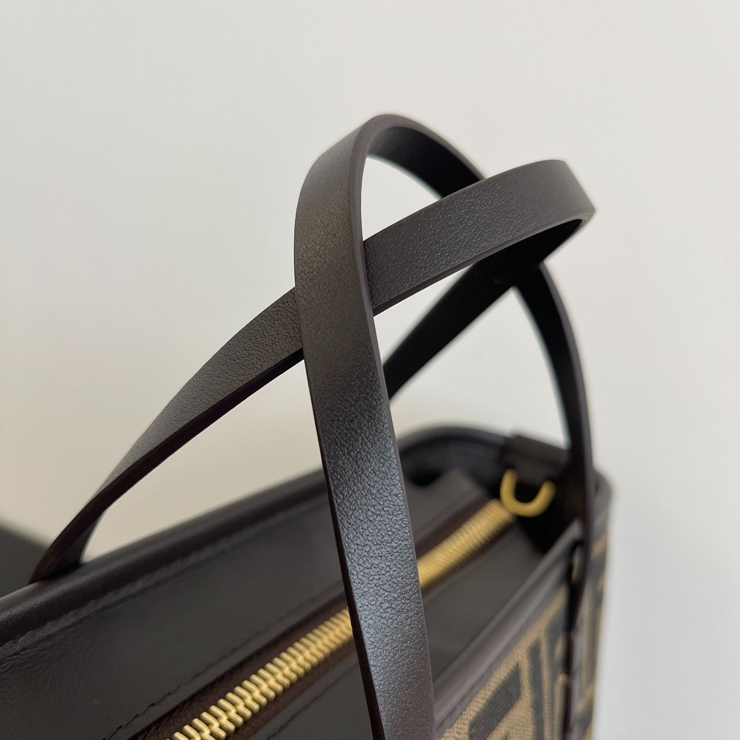 フェンディ「Fendi」