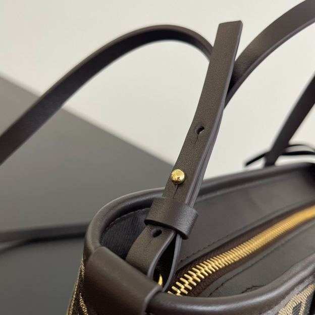 フェンディ「Fendi」