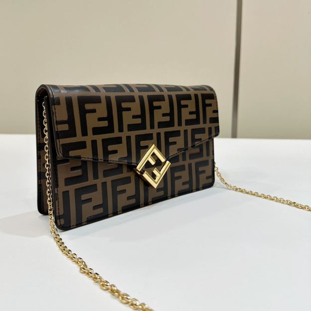 フェンディ「Fendi」
