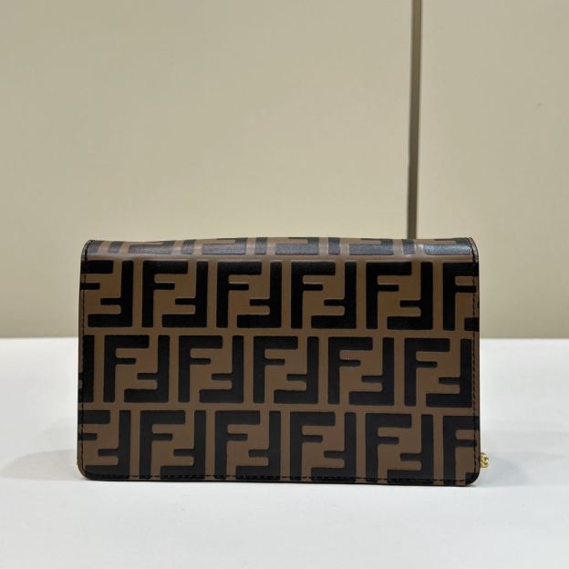 フェンディ「Fendi」