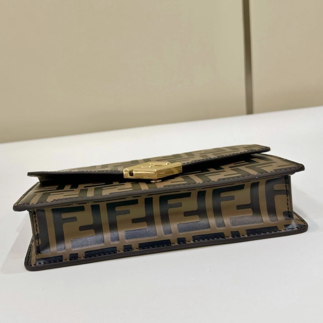 フェンディ「Fendi」