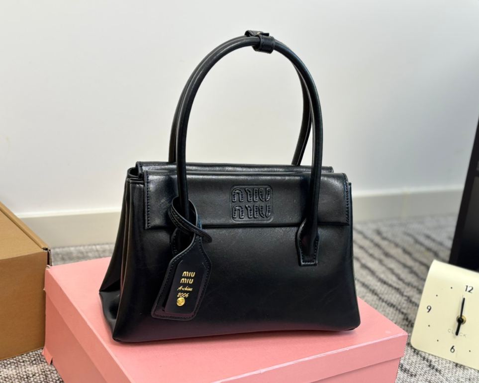 ミュウミュウ「Miu Miu」