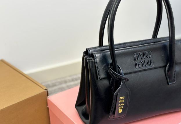 ミュウミュウ「Miu Miu」