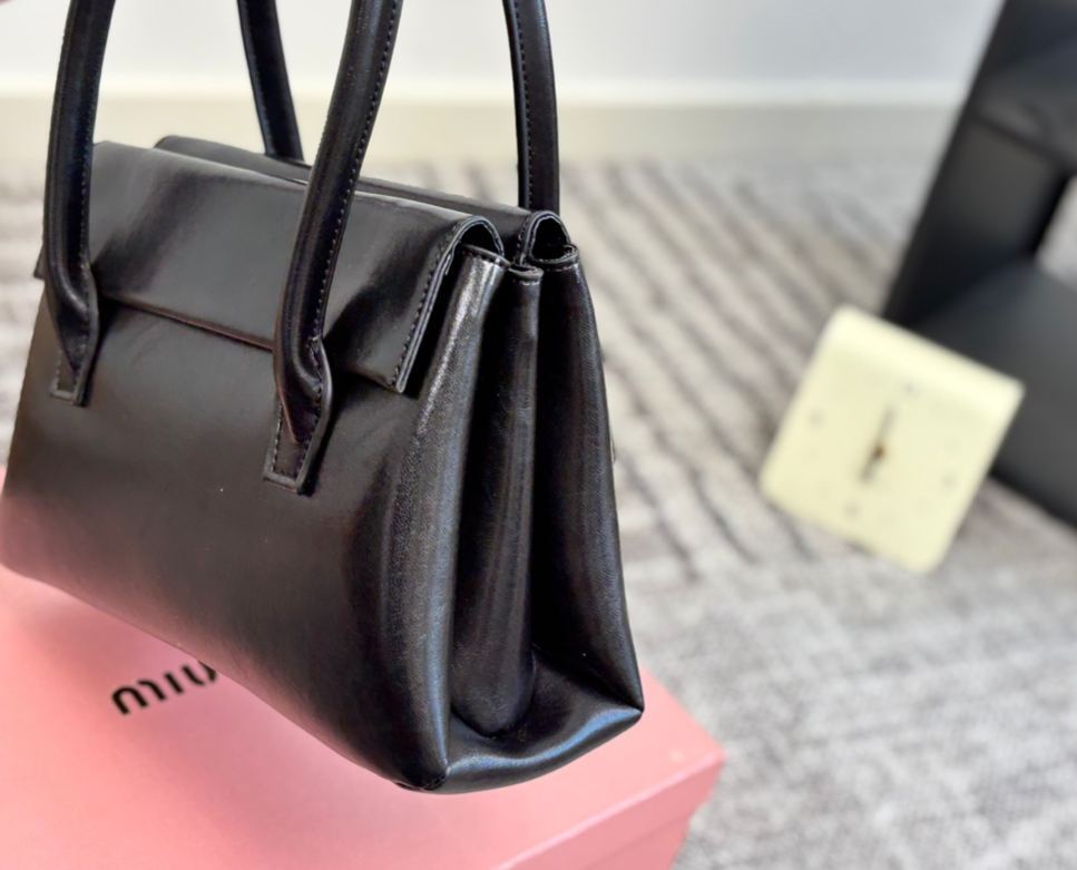 ミュウミュウ「Miu Miu」