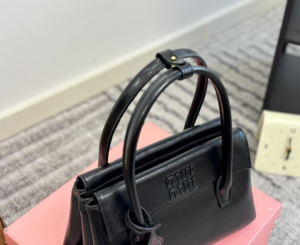 ミュウミュウ「Miu Miu」