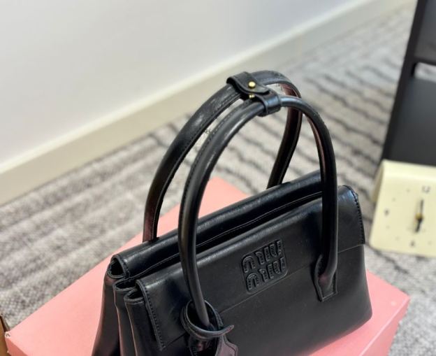 ミュウミュウ「Miu Miu」