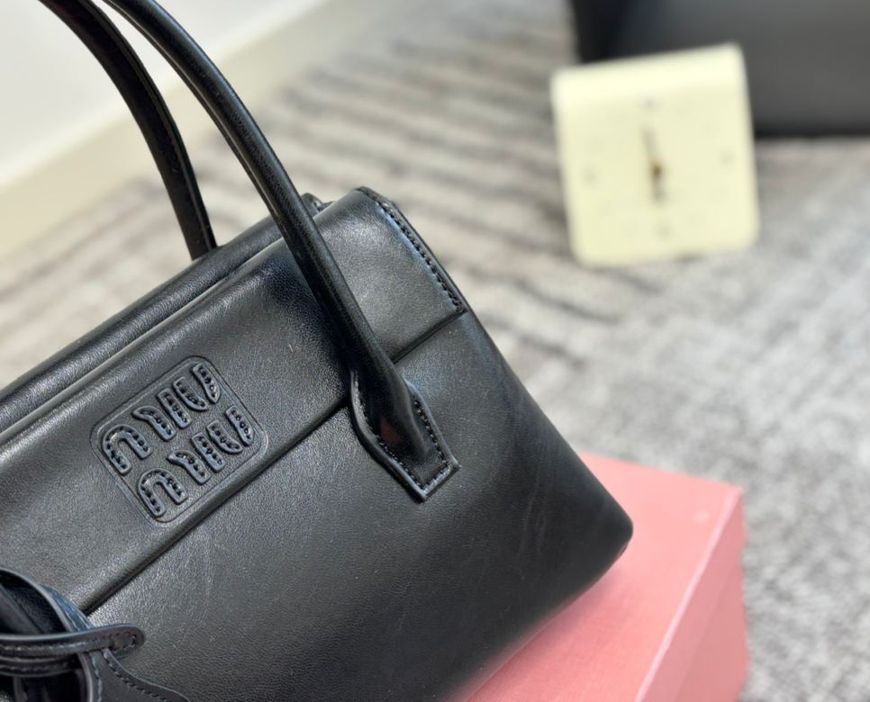 ミュウミュウ「Miu Miu」