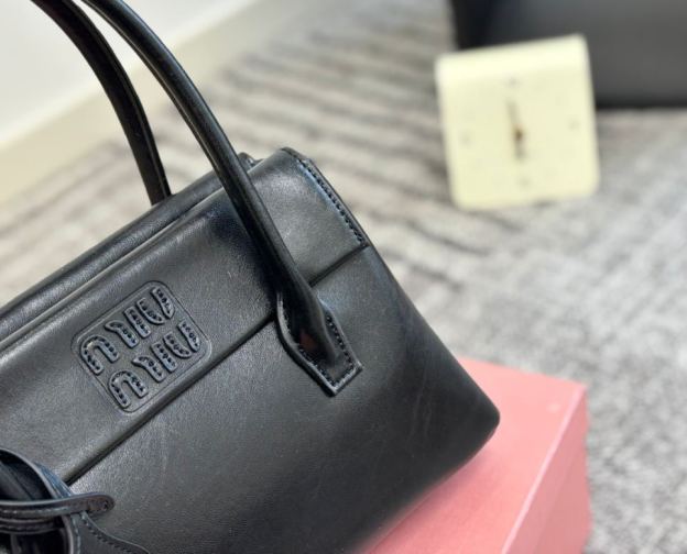 ミュウミュウ「Miu Miu」