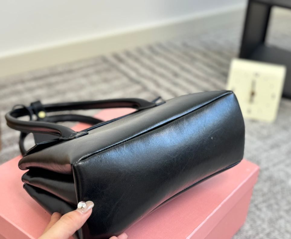 ミュウミュウ「Miu Miu」