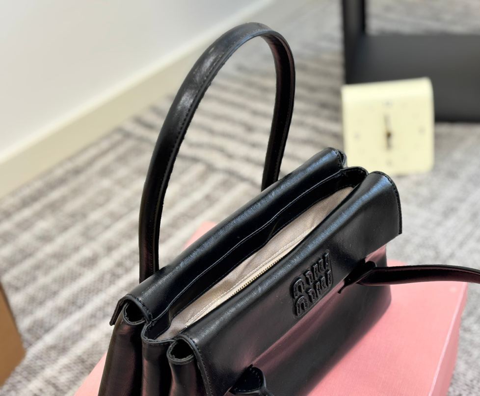 ミュウミュウ「Miu Miu」