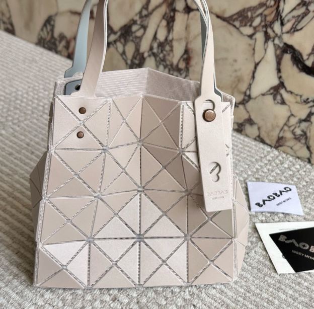 モイナ「Moynat」