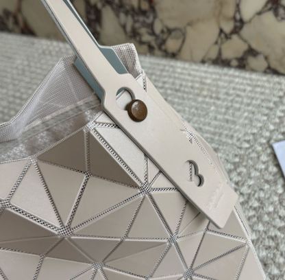 モイナ「Moynat」