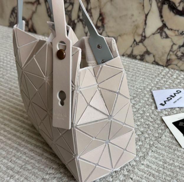 モイナ「Moynat」