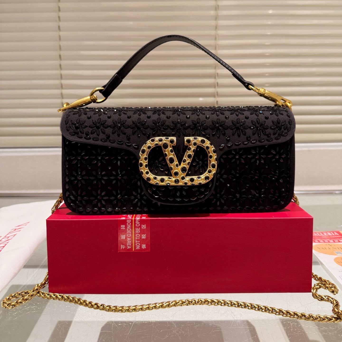 ヴァレンティノ「Valentino」