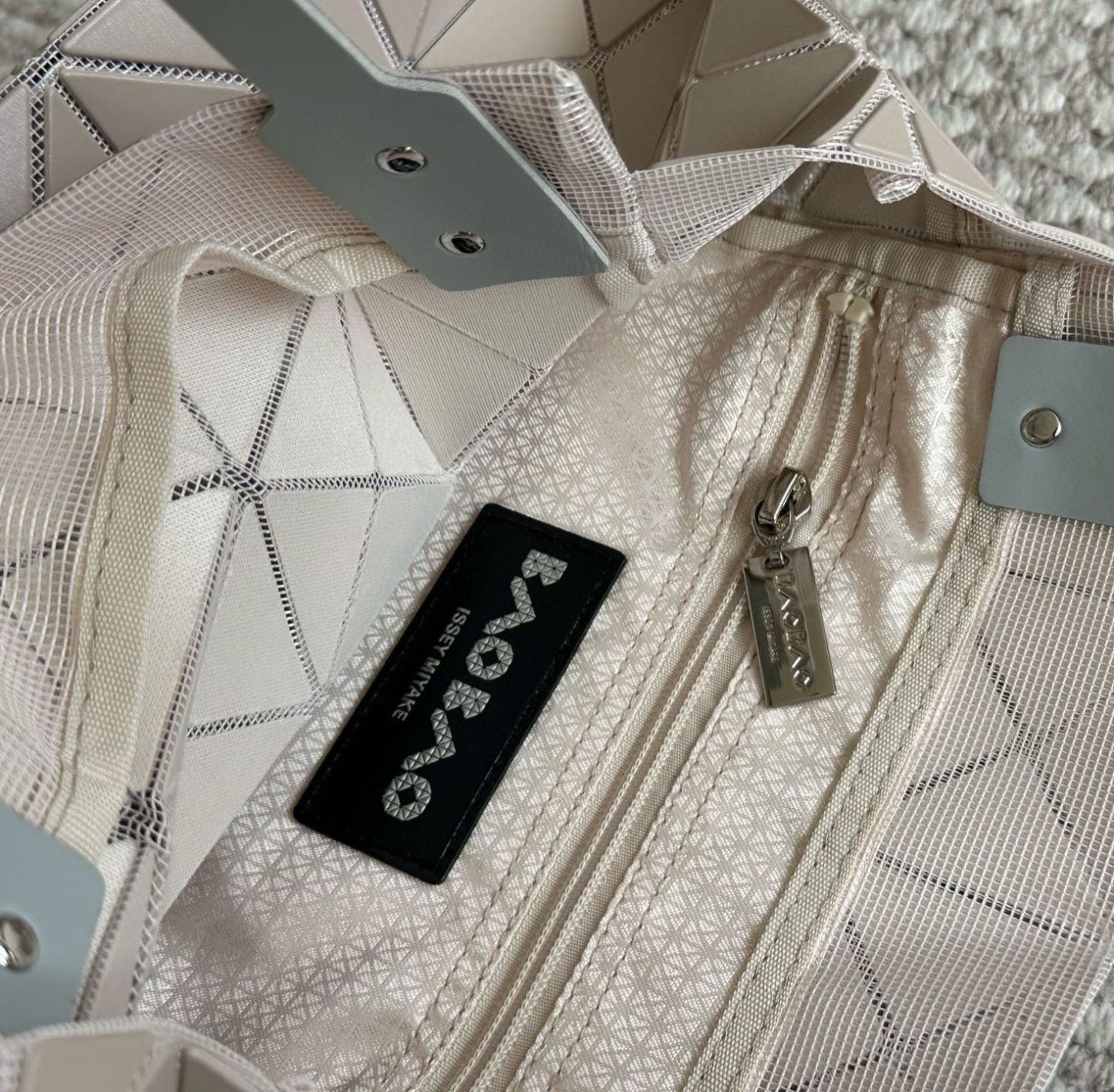 モイナ「Moynat」