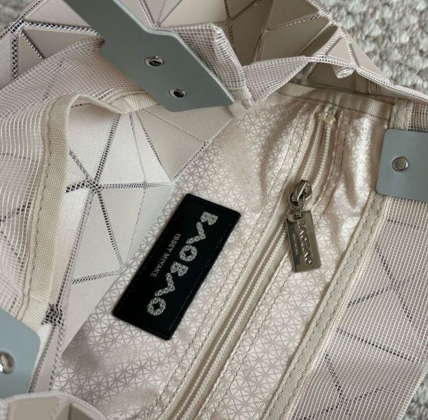 モイナ「Moynat」