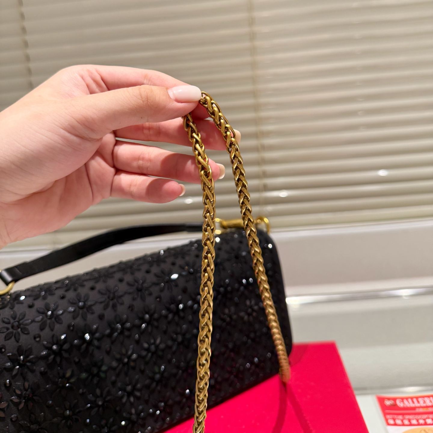 ヴァレンティノ「Valentino」