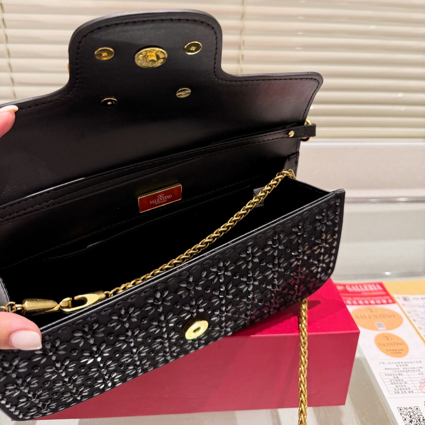 ヴァレンティノ「Valentino」