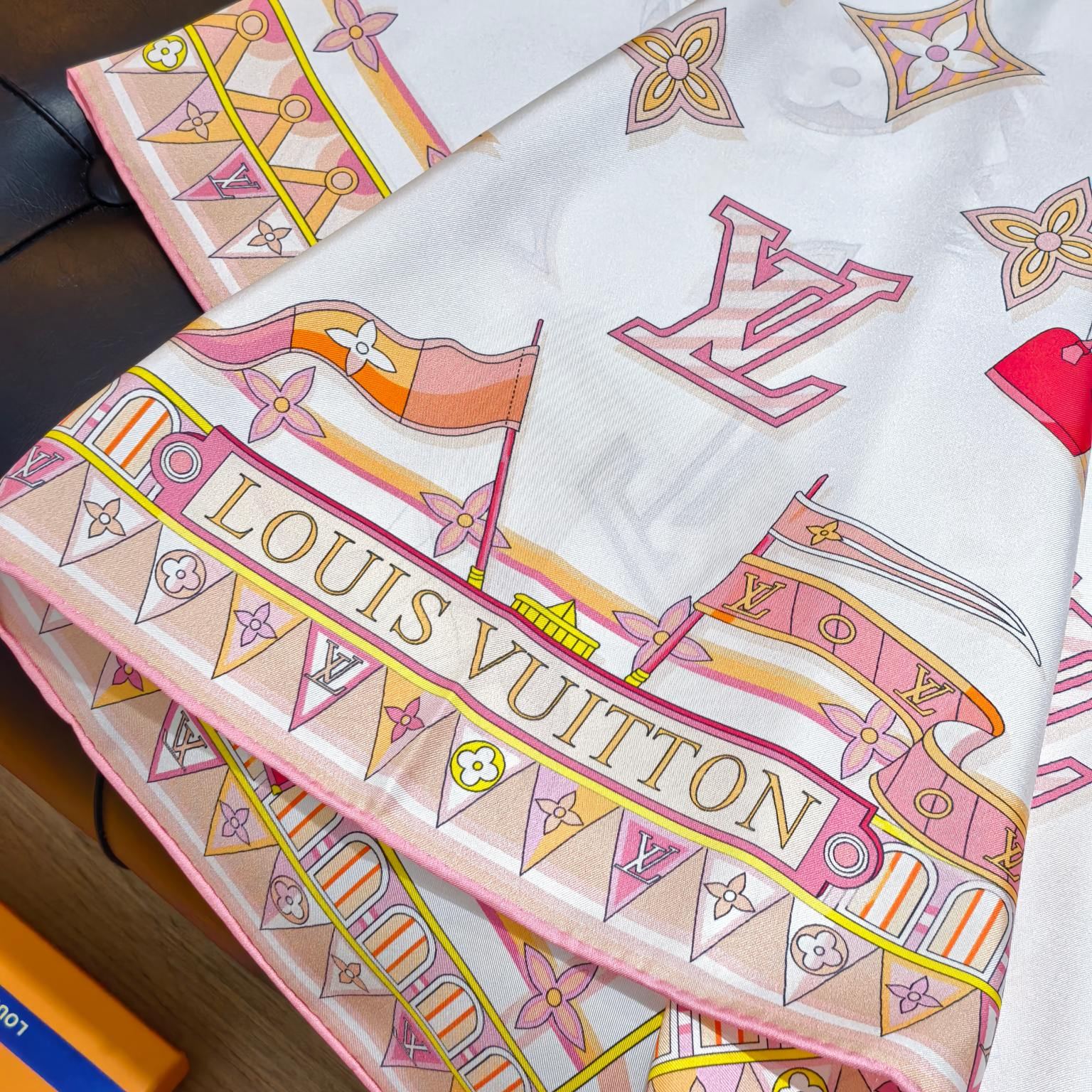 ルイ・ヴィトン「Louis Vuitton」  Monogram シルクスカーフ