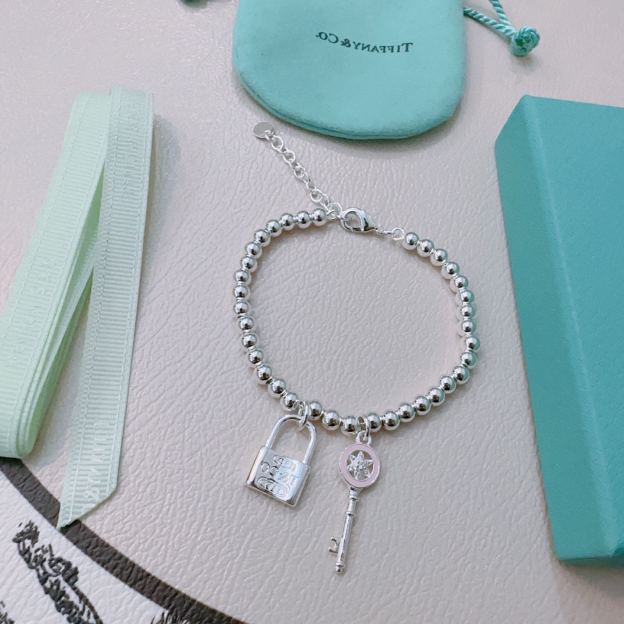 ティファニー「Tiffany & Co.」ポリッシュドシルバーリンク ブレスレット