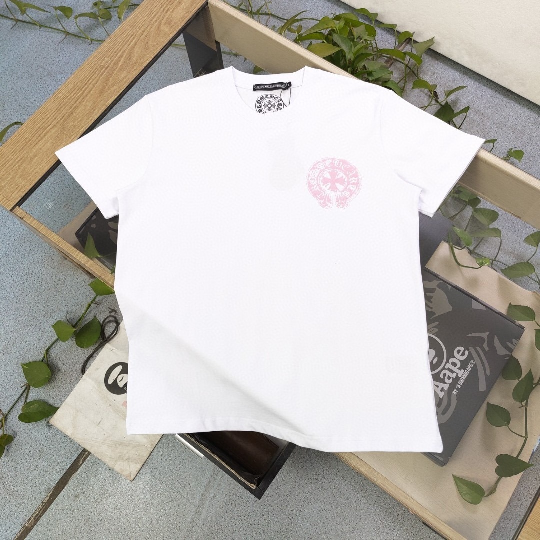 クロムハーツ「Chrome Hearts」クロス＆サンスクリット フォームプリントTシャツ