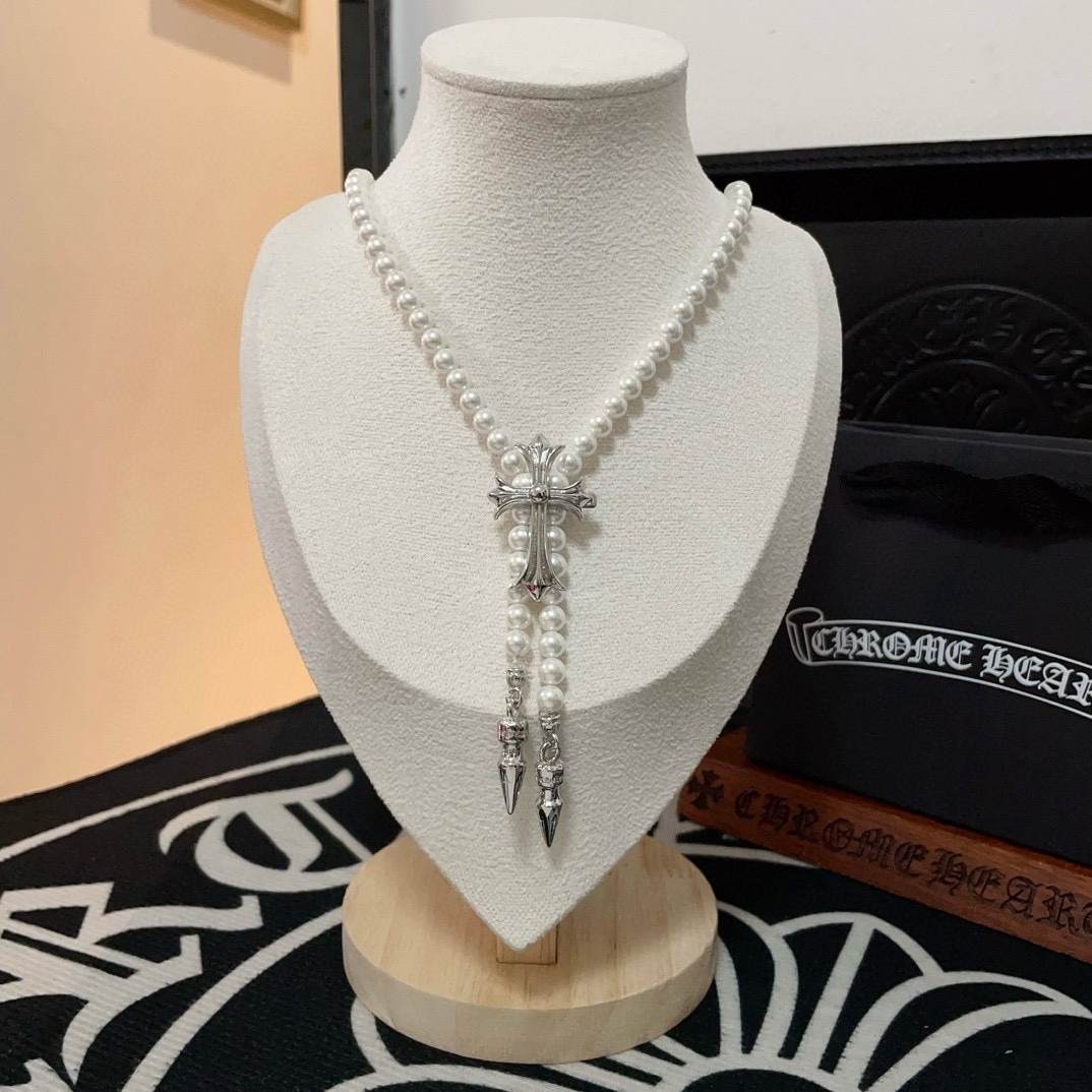 クロムハーツ「Chrome Hearts」ゴシッククロス＆パール ペンダントネックレス