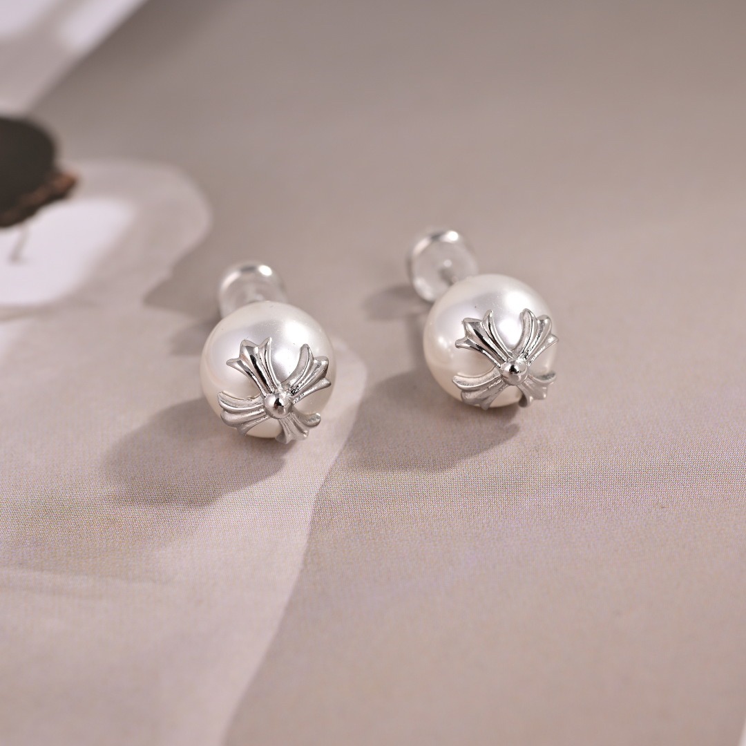 クロムハーツ「Chrome Hearts」クロムハーツ フルダイヤモンドクロスピアス 18K WG ピアス