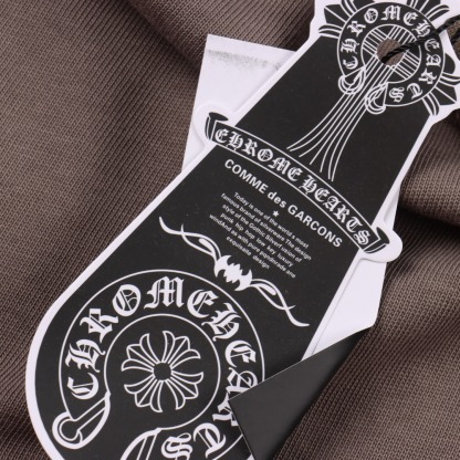 クロムハーツ「Chrome Hearts」レッドクロス ディストレスドTシャツ