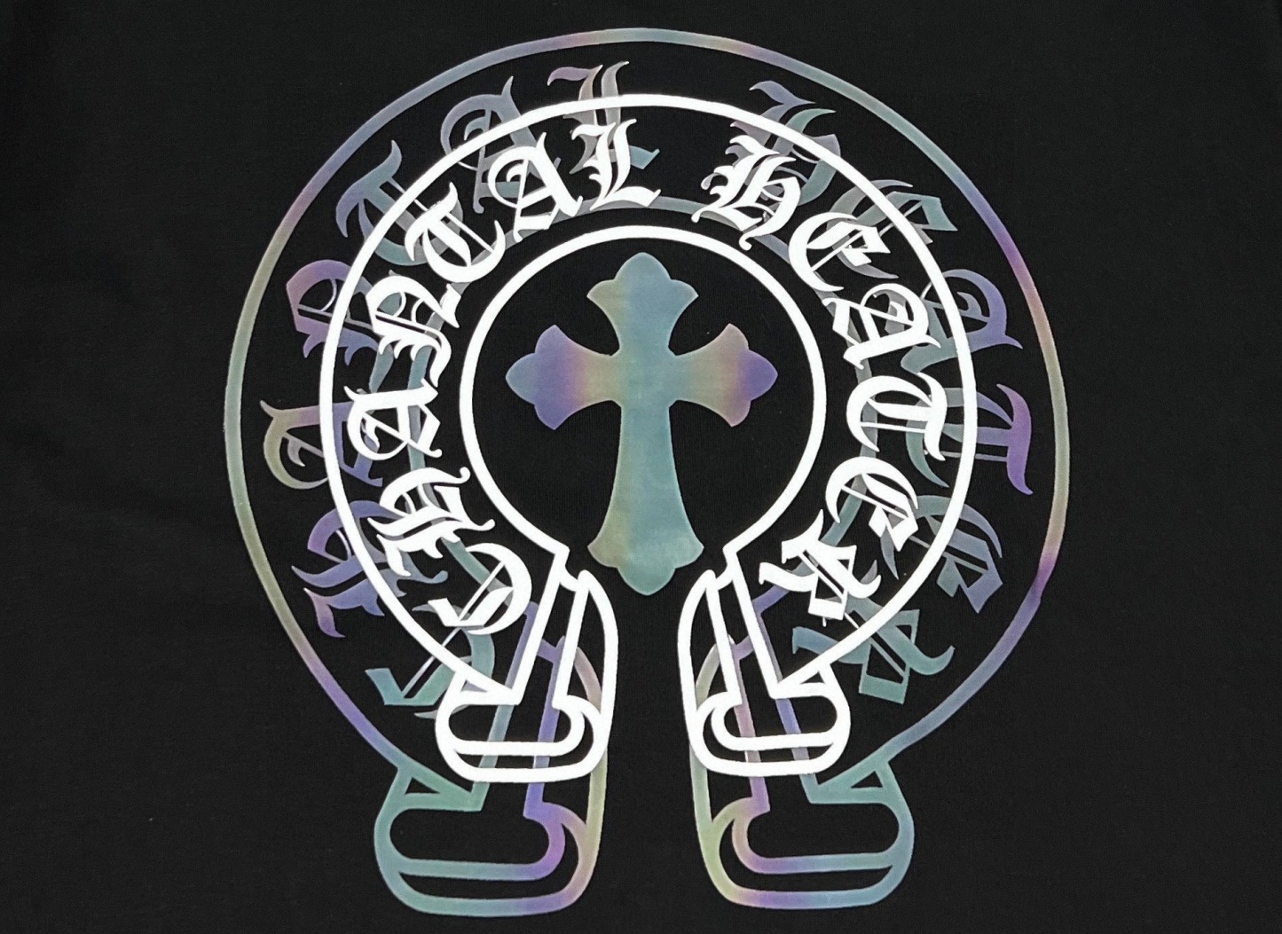 クロムハーツ「Chrome Hearts」サンスクリットクロス デジタルエンボスTシャツ