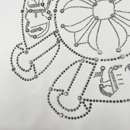 クロムハーツ「Chrome Hearts」スパンコールサンスクリット スタッドTシャツ