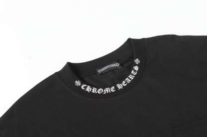 クロムハーツ「Chrome Hearts」サンスクリットロゴ ポケットTシャツ