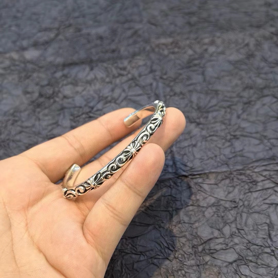 クロムハーツ「Chrome Hearts」Vintage Cross Cuff Bracelet