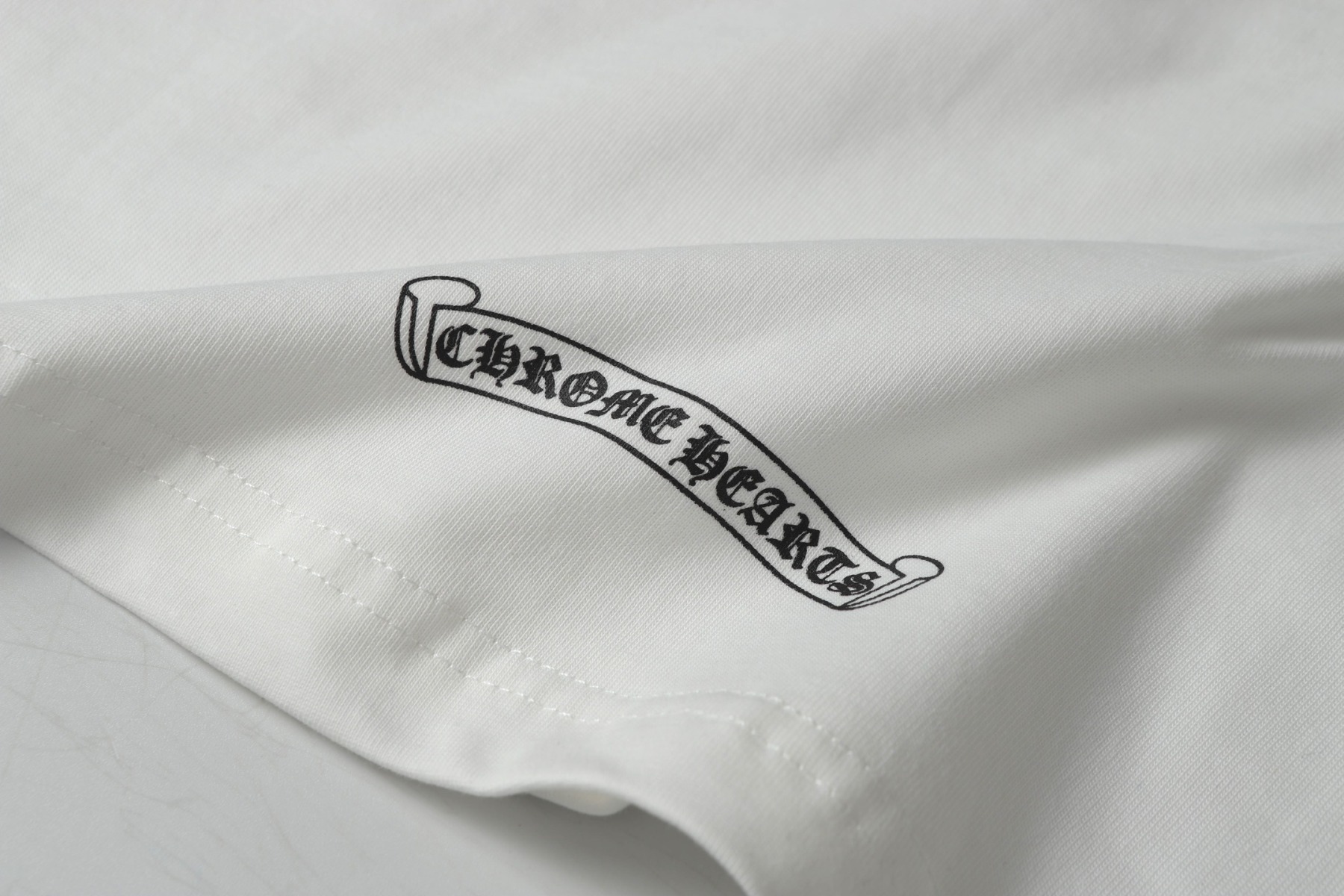 クロムハーツ「Chrome Hearts」サンスクリットロゴ ポケットTシャツ