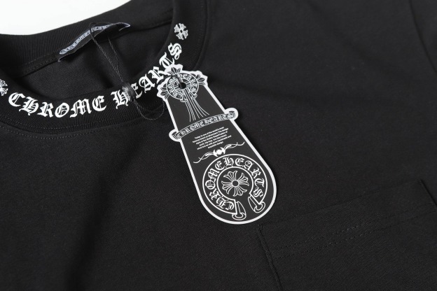 クロムハーツ「Chrome Hearts」サンスクリットロゴ ポケットTシャツ